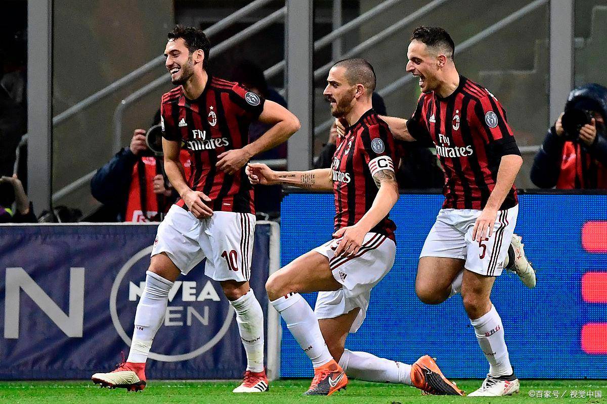 西甲战报：巴雷内切亚半场吊射建功，皇家社会3-1十人奥萨苏纳