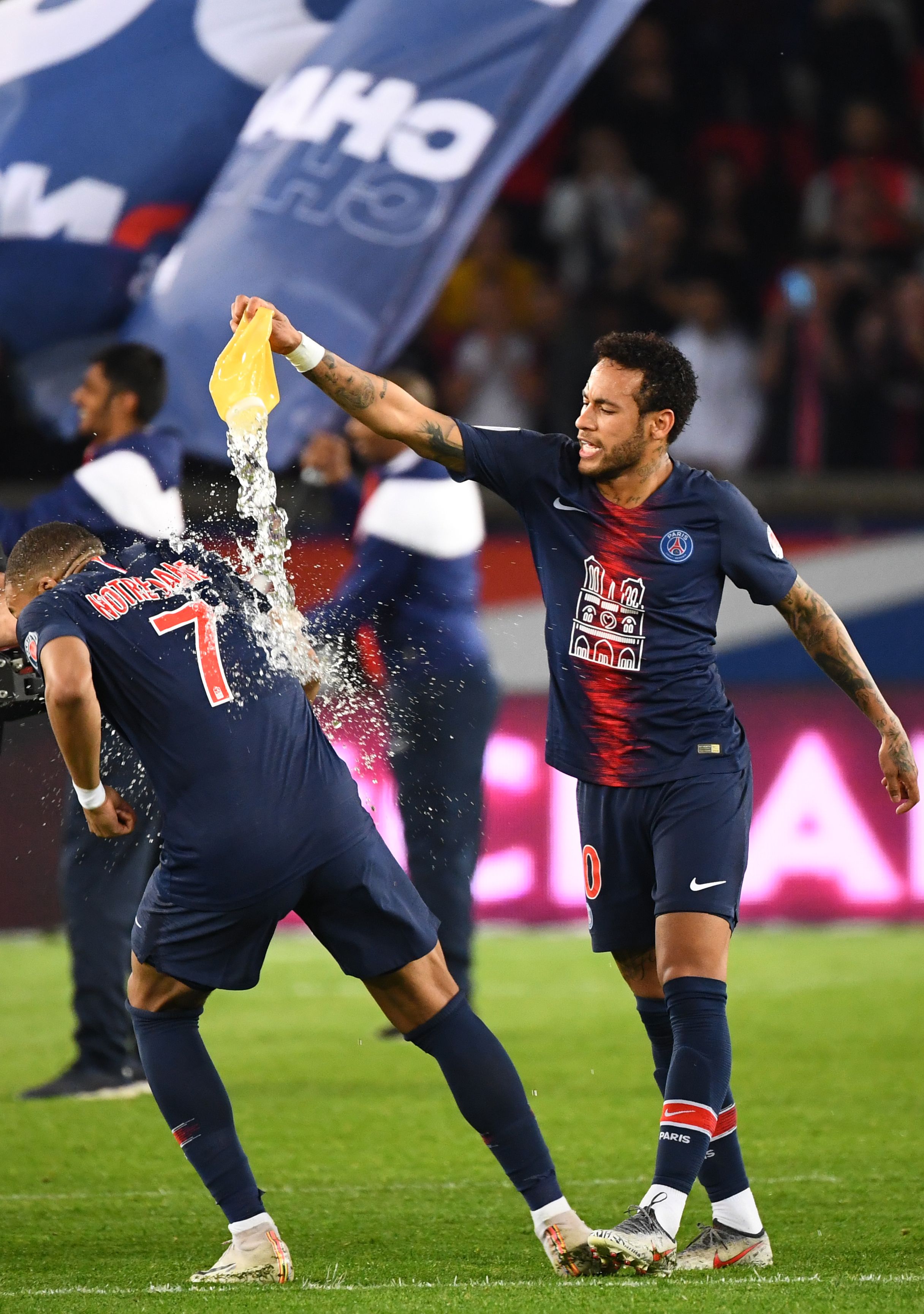 雷霆靠团队篮球获大胜