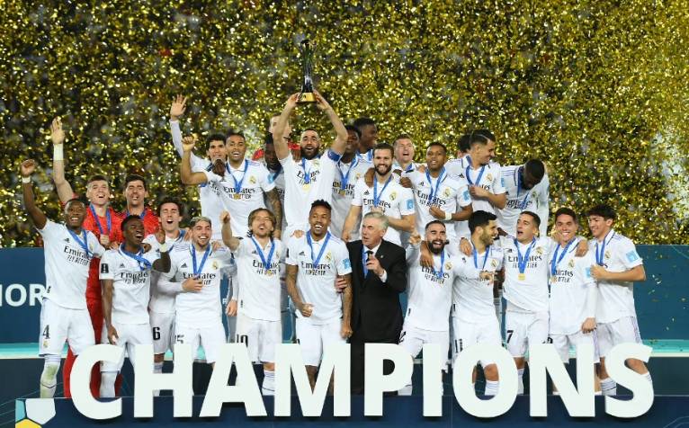 尴尬！王博指导末节换上4名“新人”，许利民指导却仍打不过