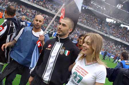 尼日利亚连续两届无缘世界杯，该国足协向总统、政府、人民道歉