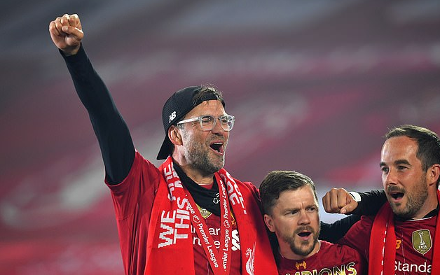 全市场：热刺关注阿贾克斯新星戈茨，被称“新阿扎尔”难挖角（热刺盯上阿贾克斯新星戈茨，被誉为“新阿扎尔”，挖角难度不小）