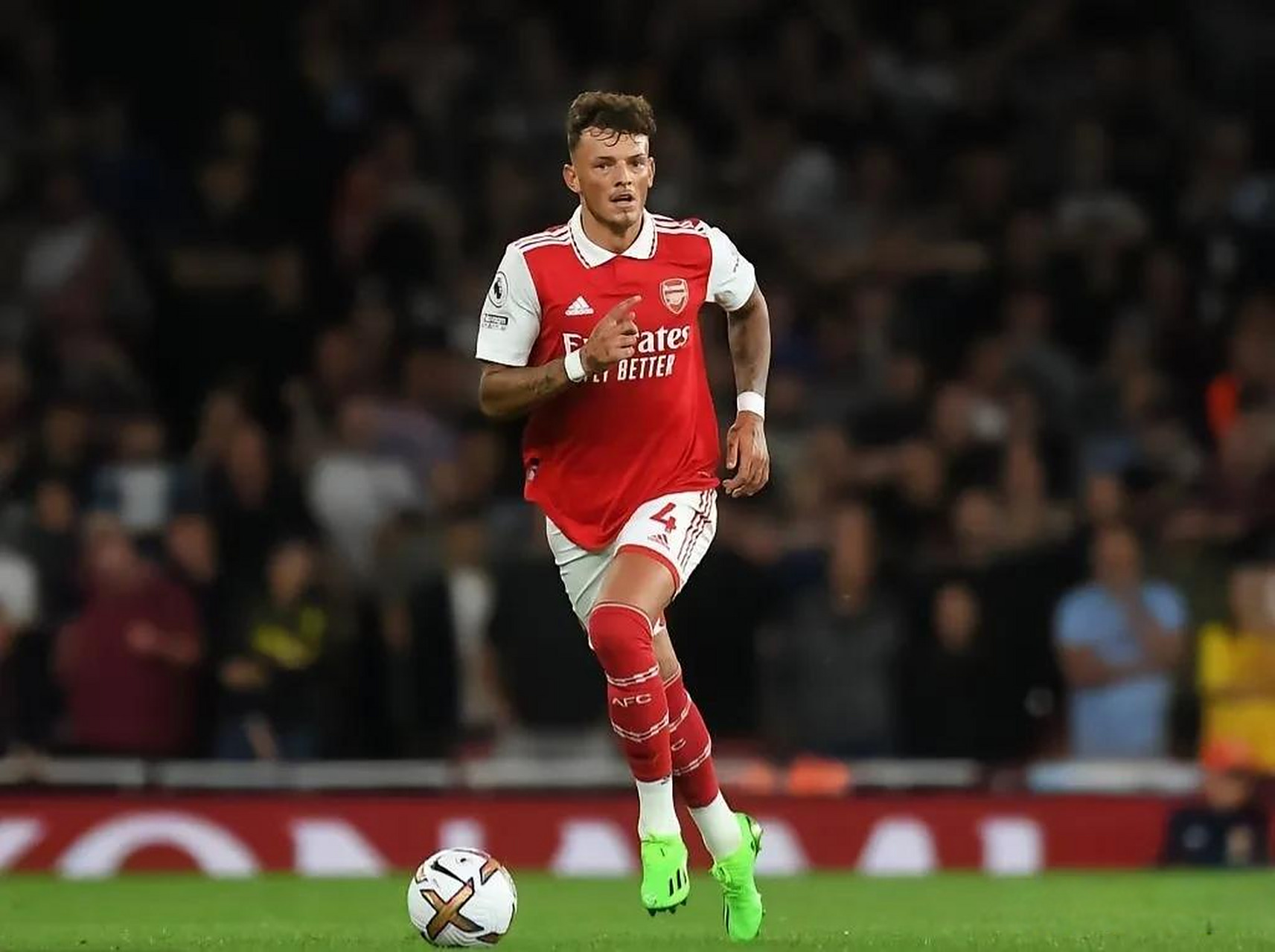 篮球湖人客场取胜，球迷直呼不容易