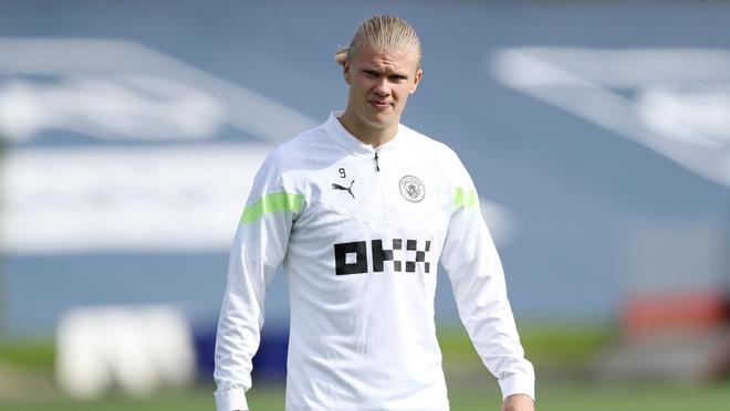 穆帅的本菲卡1米98门将受到英超球队关注，售价在4000万欧元（英超多队盯上穆帅麾下本菲卡1米98门将，标价约4000万欧元）