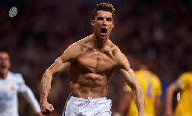 本赛季库追巴同时在场时，勇士攻防效率和净效率均为联盟第二