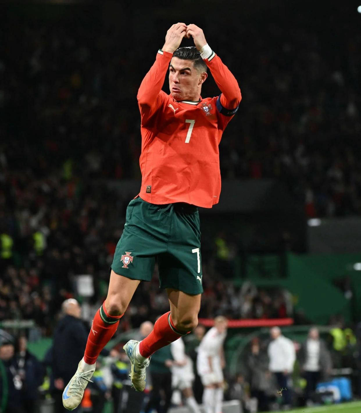 记者：2026年元旦前后津门虎收队冬训，先去海口再去海外拉练