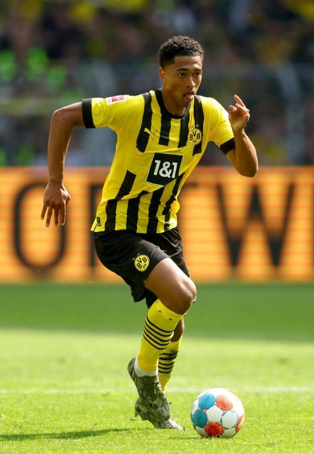 18岁中场奇才成为豪门猎物：皇马巴黎阿森纳下场，6000万估值不低