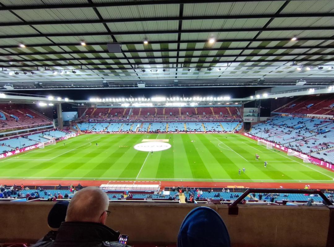 火箭状元秀哈登带队击败国王