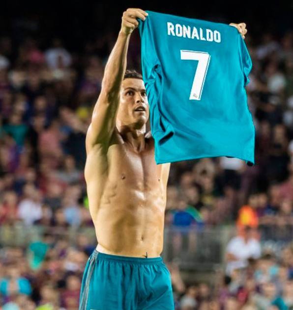 云南玉昆官宣续约赵宇豪徐宏杰 共绘足球新篇章（云南玉昆宣布与赵宇豪、徐宏杰续约 携手开启新征程）