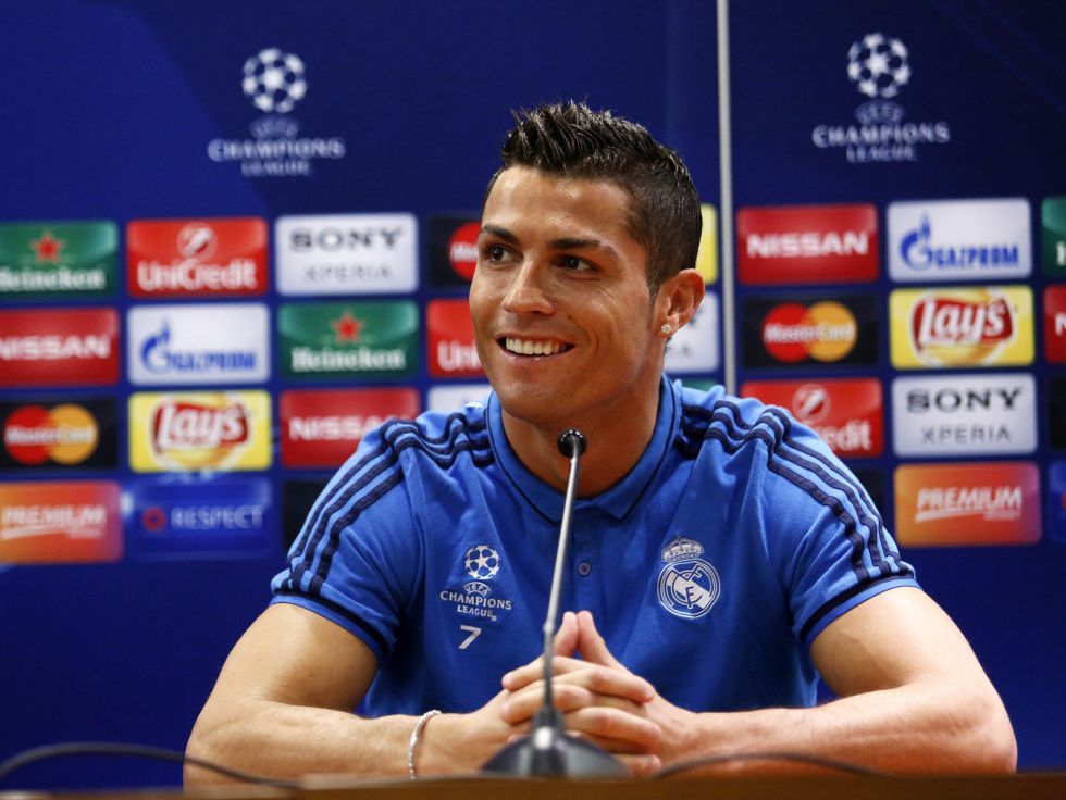 李玮洒成为首位获OPBF金腰带的中国女子拳手，多次在国际赛场取得胜利，正式转型为职业拳击选手。