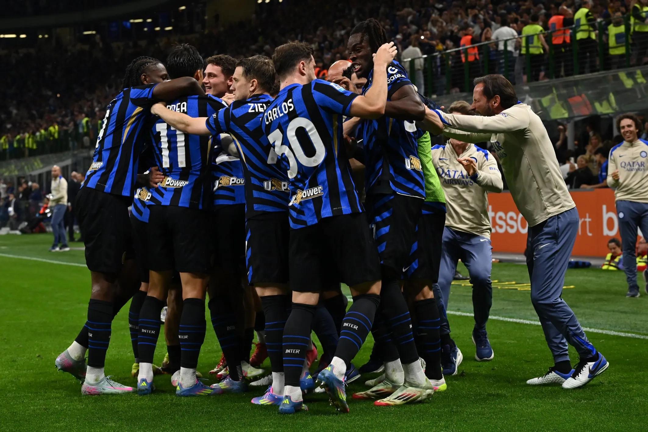 洛杉矶快船以131-116击败黄蜂，哈登55分刷新个人得分纪录，成为首位在两支球队保持得分纪录的球员。